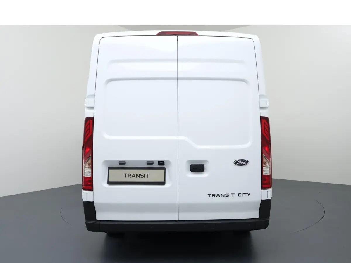 L2H2 56 kWh 330 TREND | Camera | PDC Voor+Achter | 1300 KG Laadvermogen | Laadvolume van 8.5(m³)
