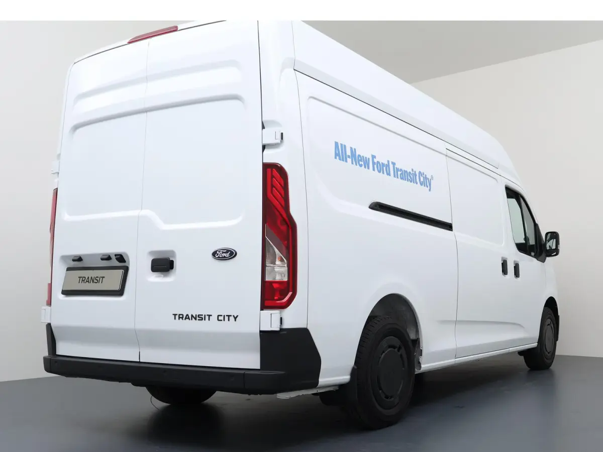 L2H2 56 kWh 330 TREND | Camera | PDC Voor+Achter | 1300 KG Laadvermogen | Laadvolume van 8.5(m³)