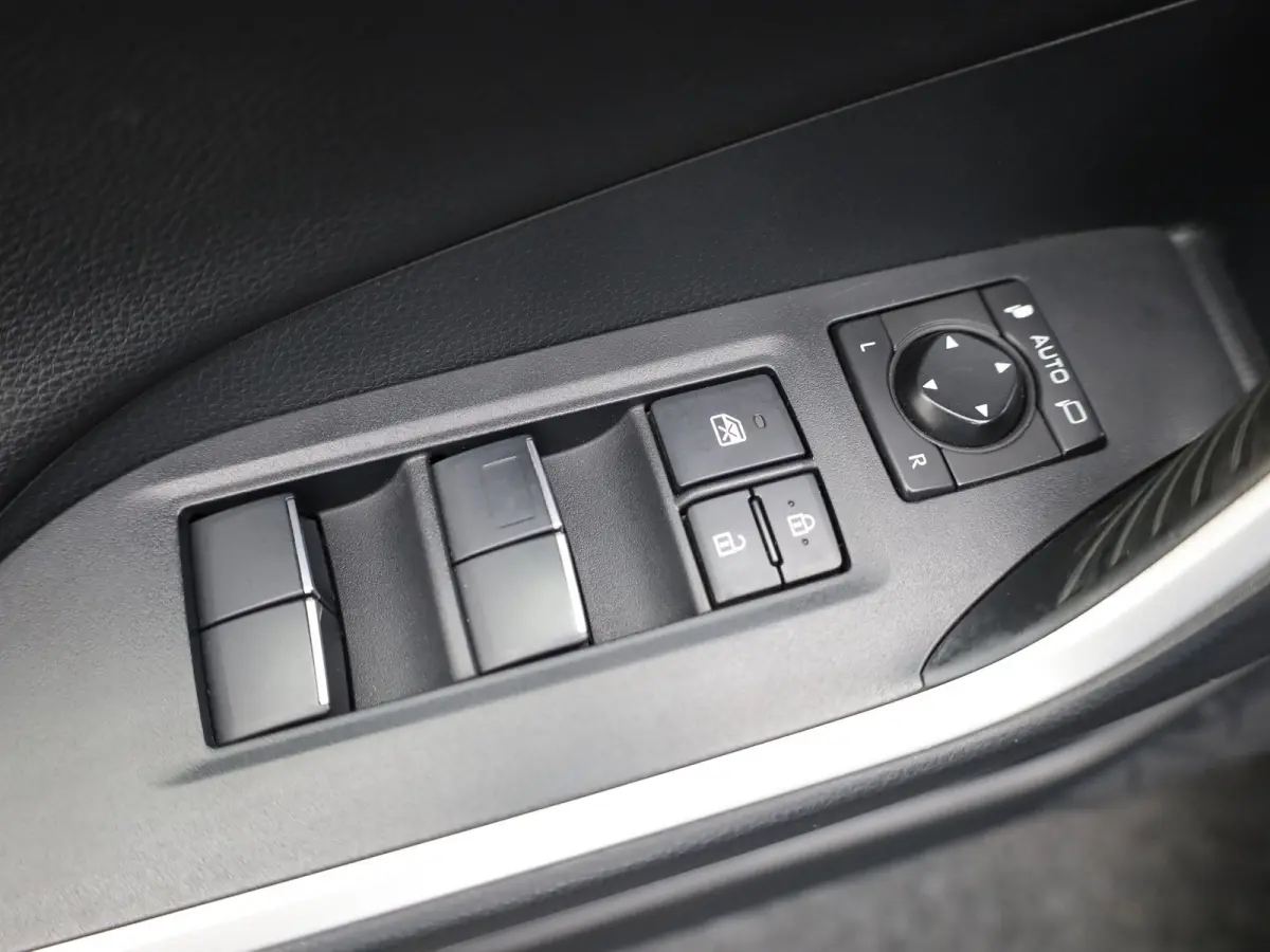 2.5 Hybrid AWD Bi-Tone | Trekhaak afnb. | Elk. A-klep | Stuur & Stoel verw. | Keyless | Prijs Rijklaar!!