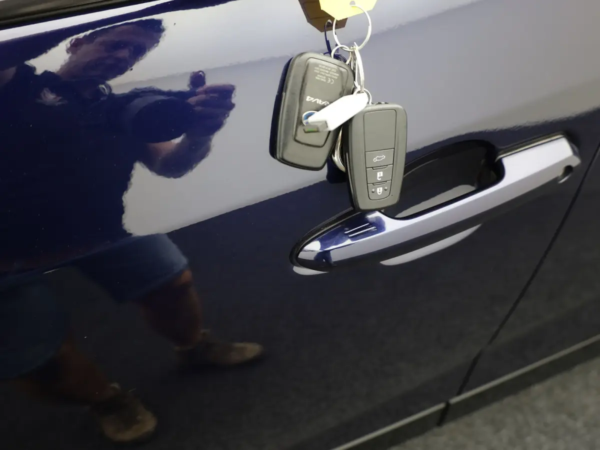 2.5 Hybrid AWD Bi-Tone | Trekhaak afnb. | Elk. A-klep | Stuur & Stoel verw. | Keyless | Prijs Rijklaar!!
