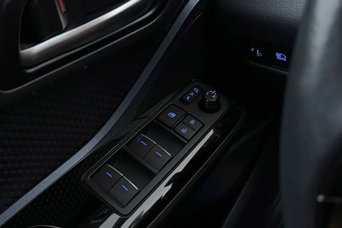 2.0 Hybrid Business Plus | Camera | Keyless | LED | Volledig Ond. | CarPlay | Stoelverwarming |