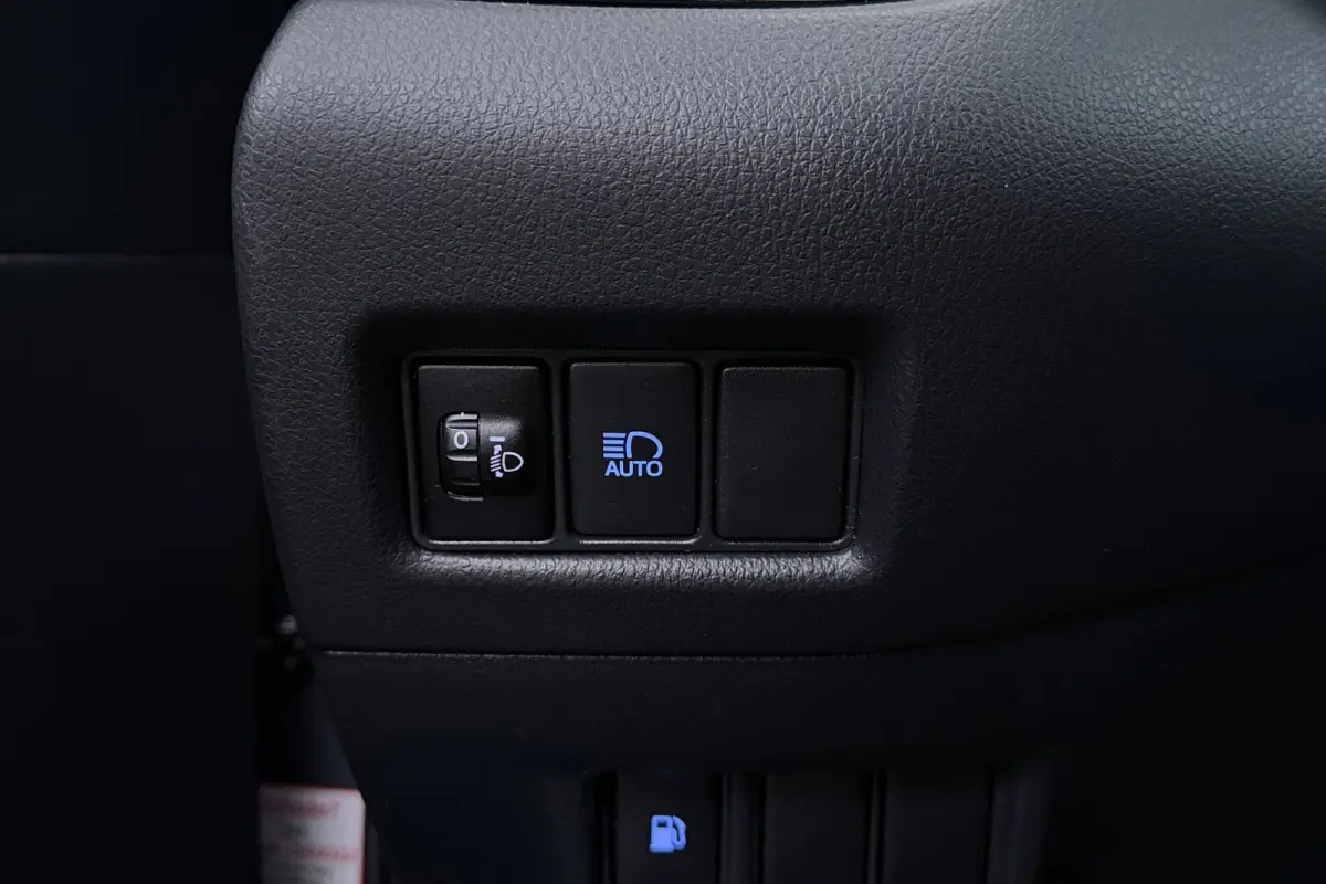 2.0 Hybrid Business Plus | Camera | Keyless | LED | Volledig Ond. | CarPlay | Stoelverwarming |