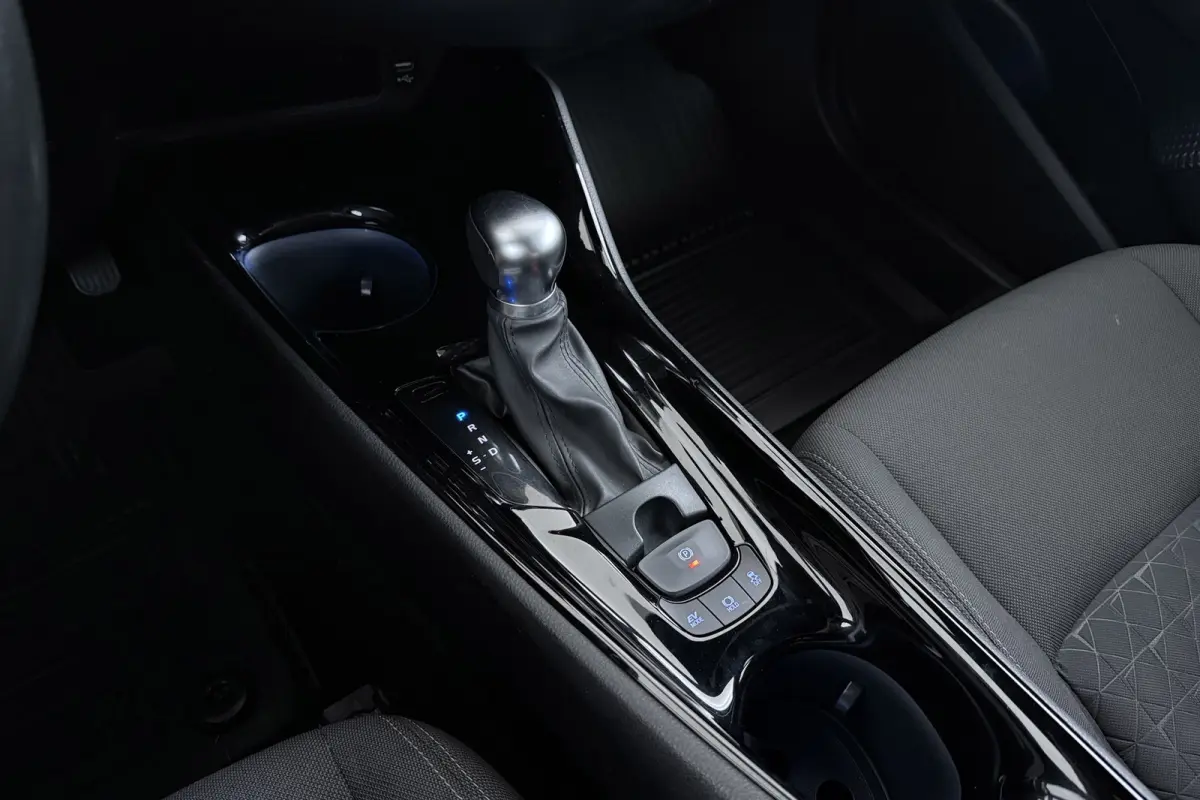 2.0 Hybrid Business Plus | Camera | Keyless | LED | Volledig Ond. | CarPlay | Stoelverwarming |