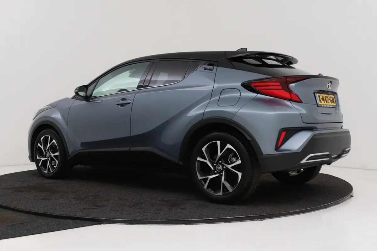 2.0 Hybrid Business Plus | Camera | Keyless | LED | Volledig Ond. | CarPlay | Stoelverwarming |
