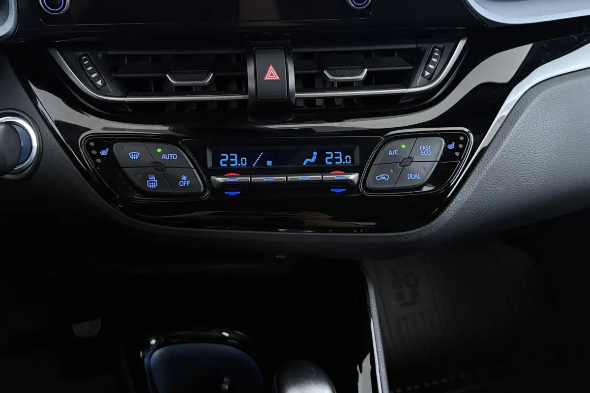2.0 Hybrid Business Plus | Camera | Keyless | LED | Volledig Ond. | CarPlay | Stoelverwarming |