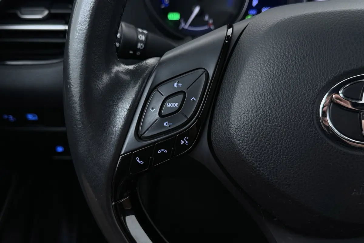 2.0 Hybrid Business Plus | Camera | Keyless | LED | Volledig Ond. | CarPlay | Stoelverwarming |