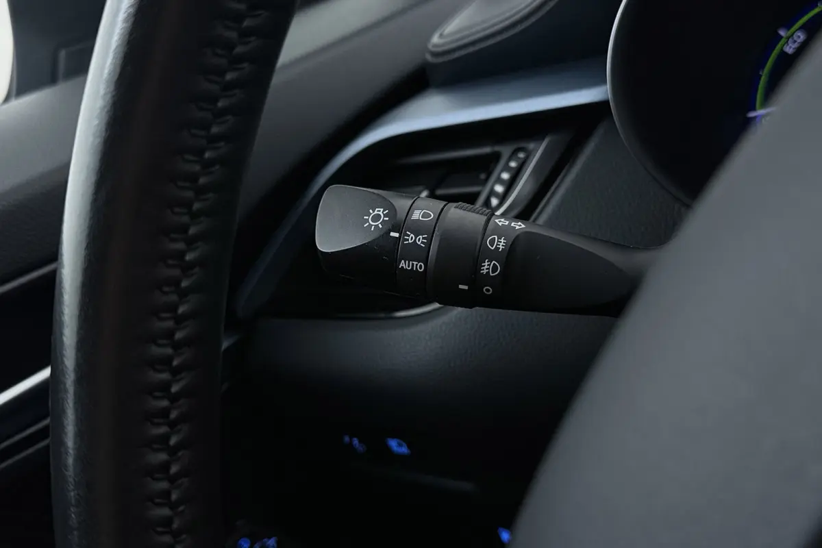 2.0 Hybrid Business Plus | Camera | Keyless | LED | Volledig Ond. | CarPlay | Stoelverwarming |