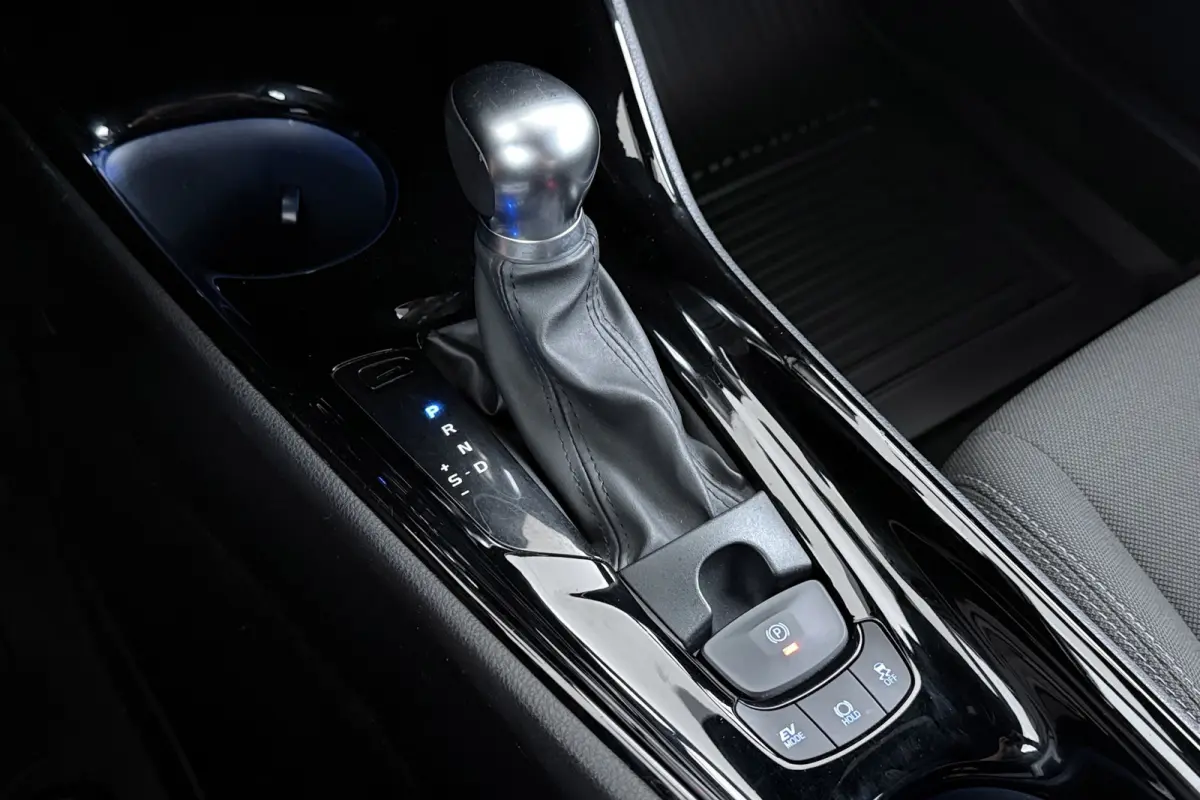 2.0 Hybrid Business Plus | Camera | Keyless | LED | Volledig Ond. | CarPlay | Stoelverwarming |