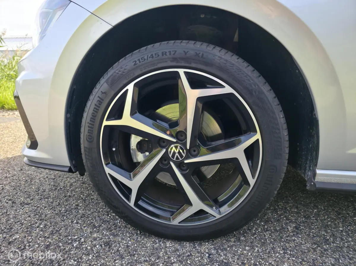 1.0 TSI R-line / Navi / Carplay / Camera