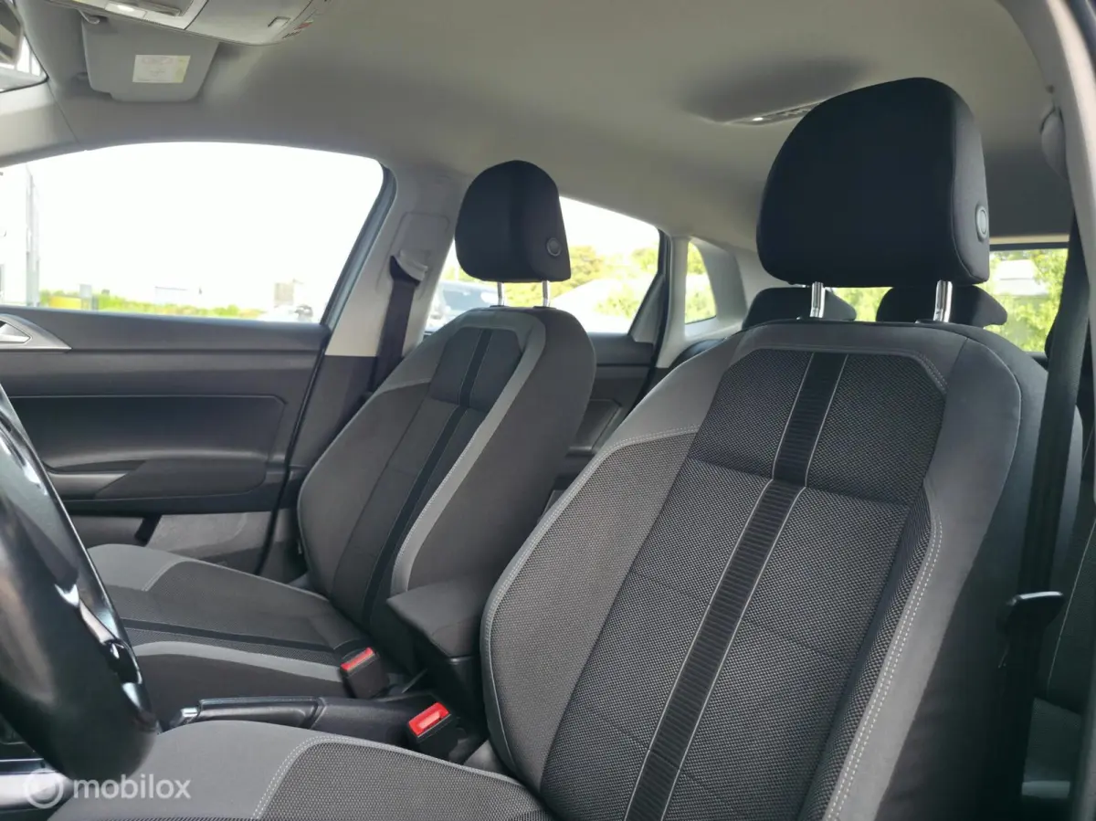 1.0 TSI R-line / Navi / Carplay / Camera