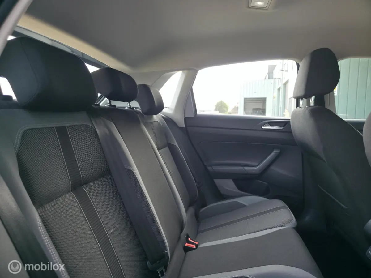 1.0 TSI R-line / Navi / Carplay / Camera