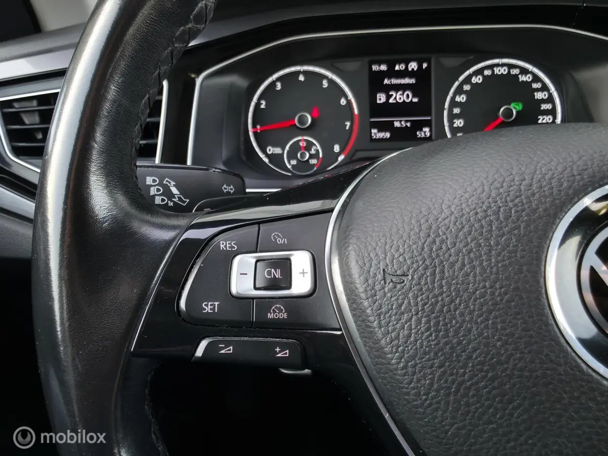 1.0 TSI R-line / Navi / Carplay / Camera