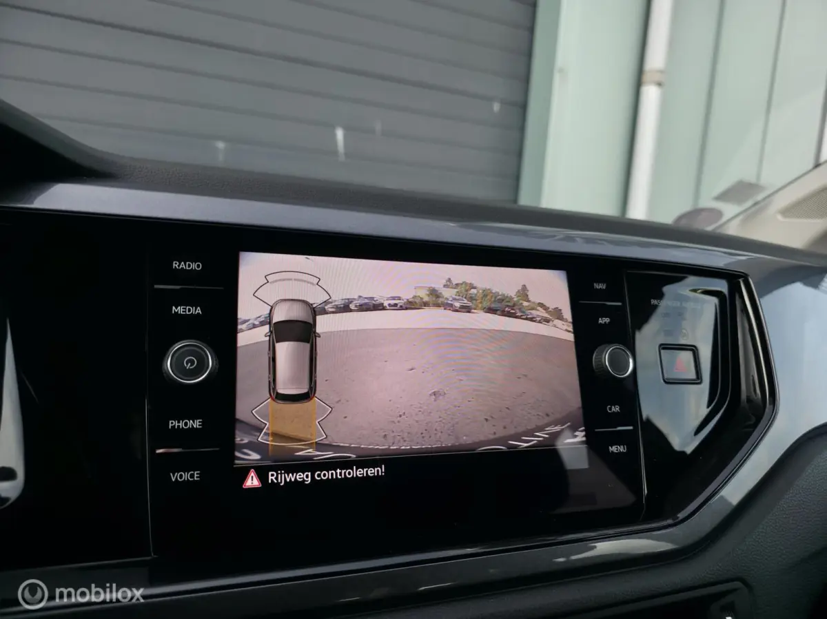 1.0 TSI R-line / Navi / Carplay / Camera