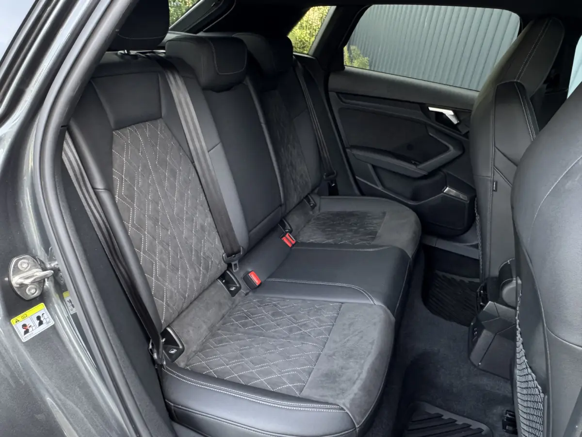 40 TFSI PHEV S Line 204 pk Dealeronderhouden