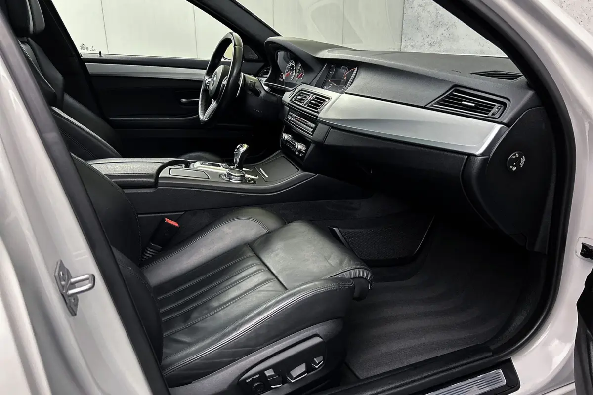 M5 Competition Package | Lederen bekleding | Schuifdak | Camera