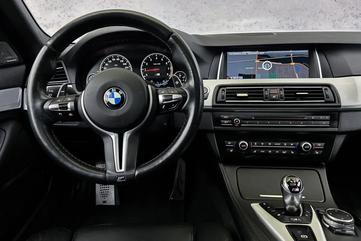 M5 Competition Package | Lederen bekleding | Schuifdak | Camera