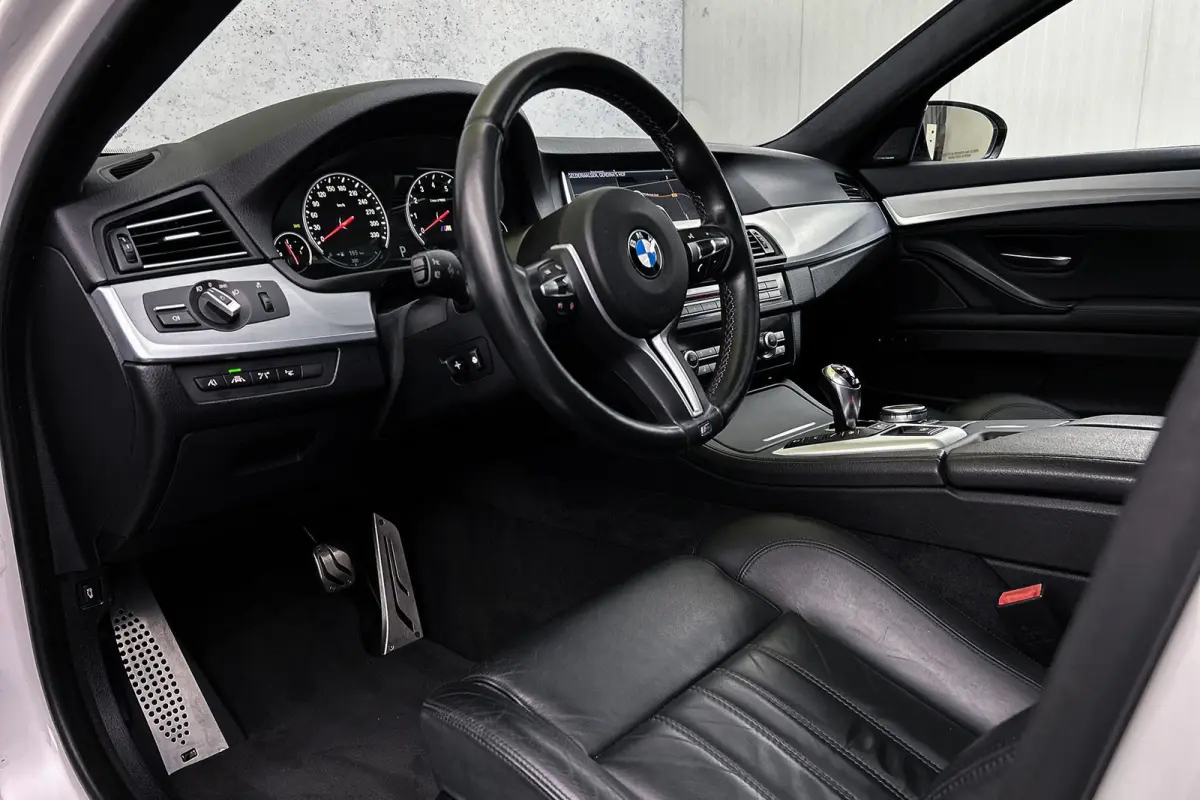 M5 Competition Package | Lederen bekleding | Schuifdak | Camera