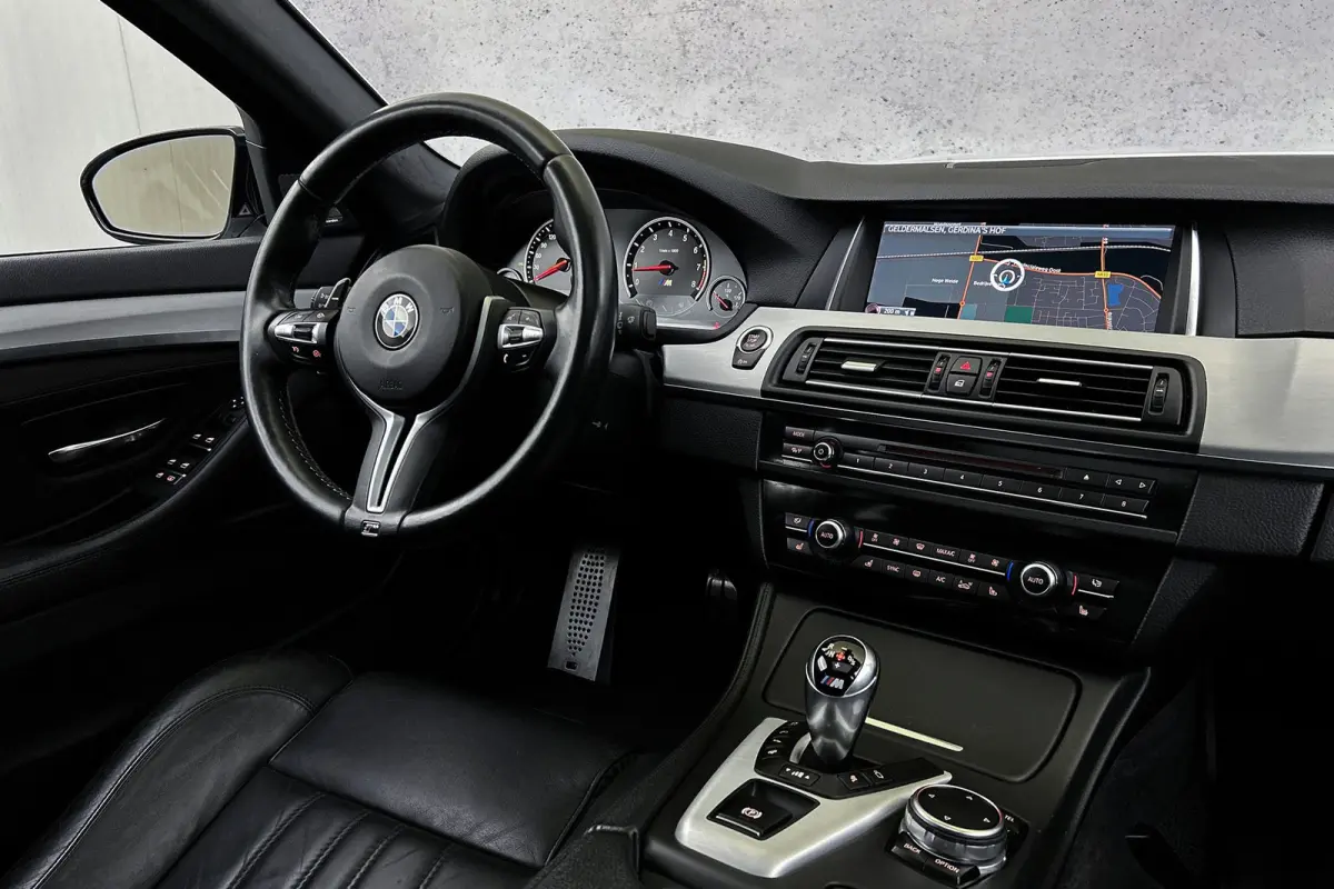 M5 Competition Package | Lederen bekleding | Schuifdak | Camera