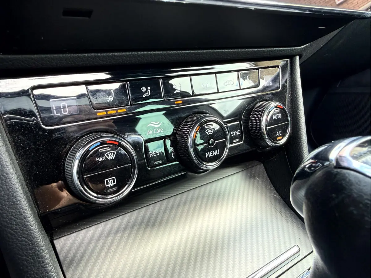 1.4 TSI iV Sportline Business Panoramadak, Trekhaak