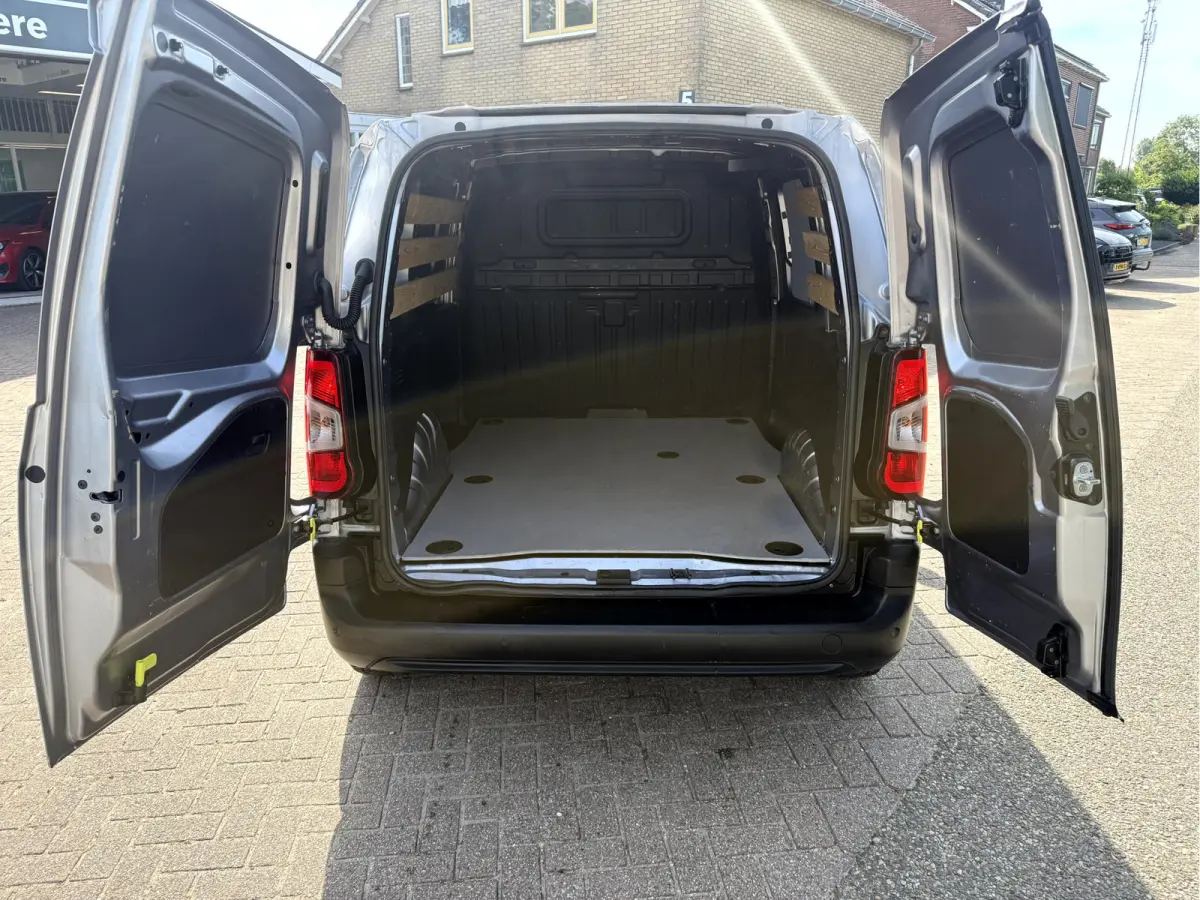 1.5D 130pk Automaat Navi, App Connect