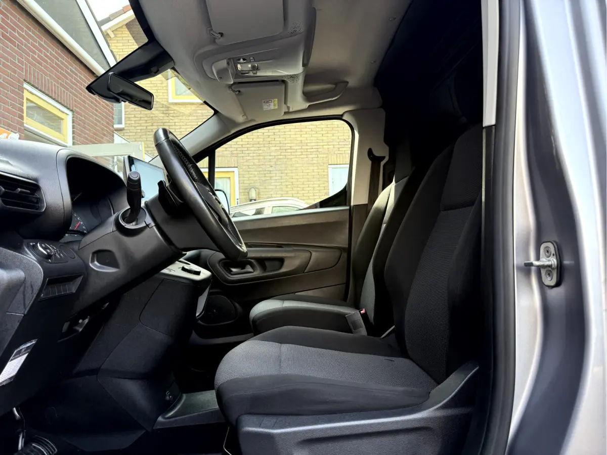 1.5D 130pk Automaat Navi, App Connect