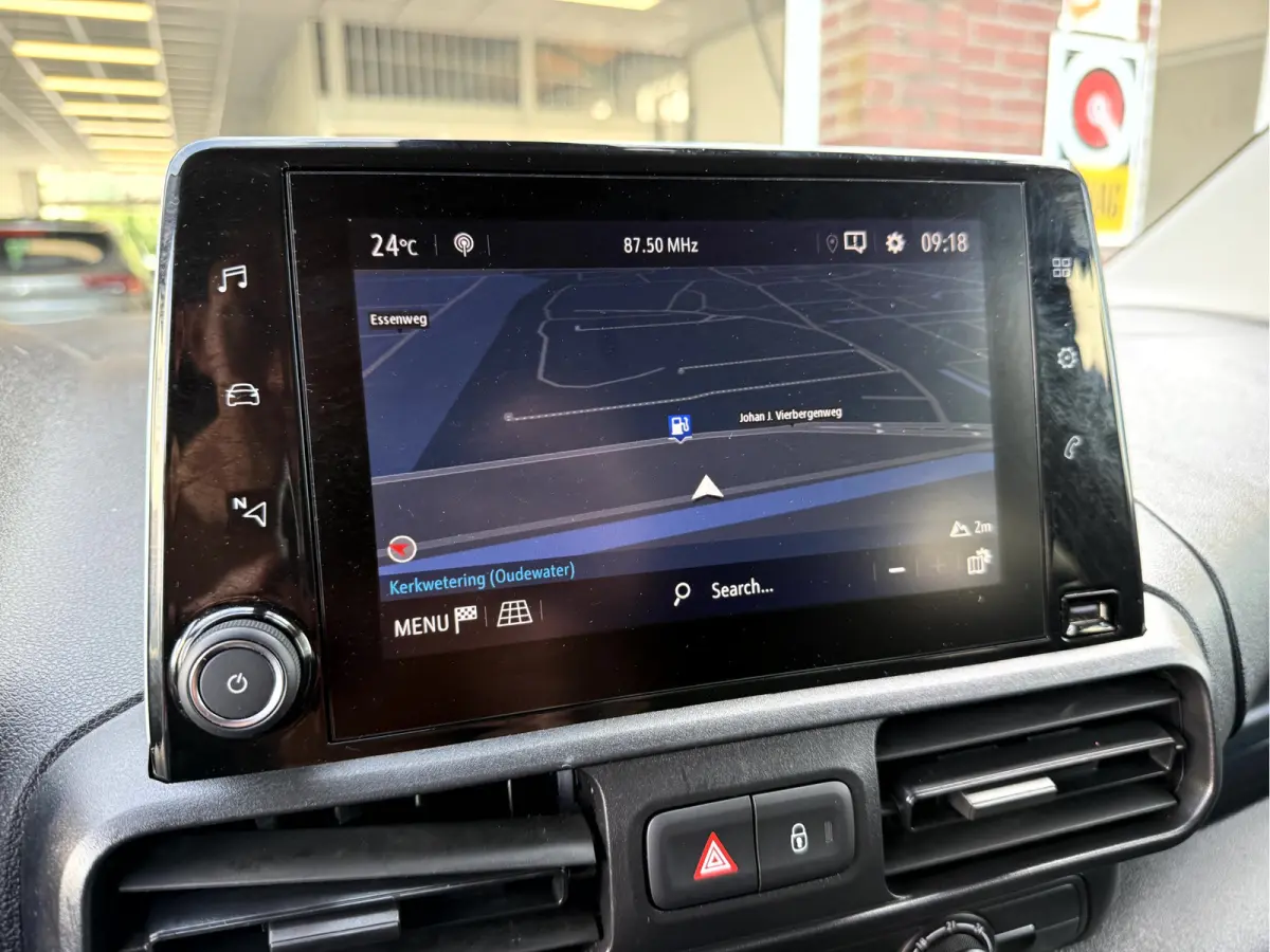 1.5D 130pk Automaat Navi, App Connect
