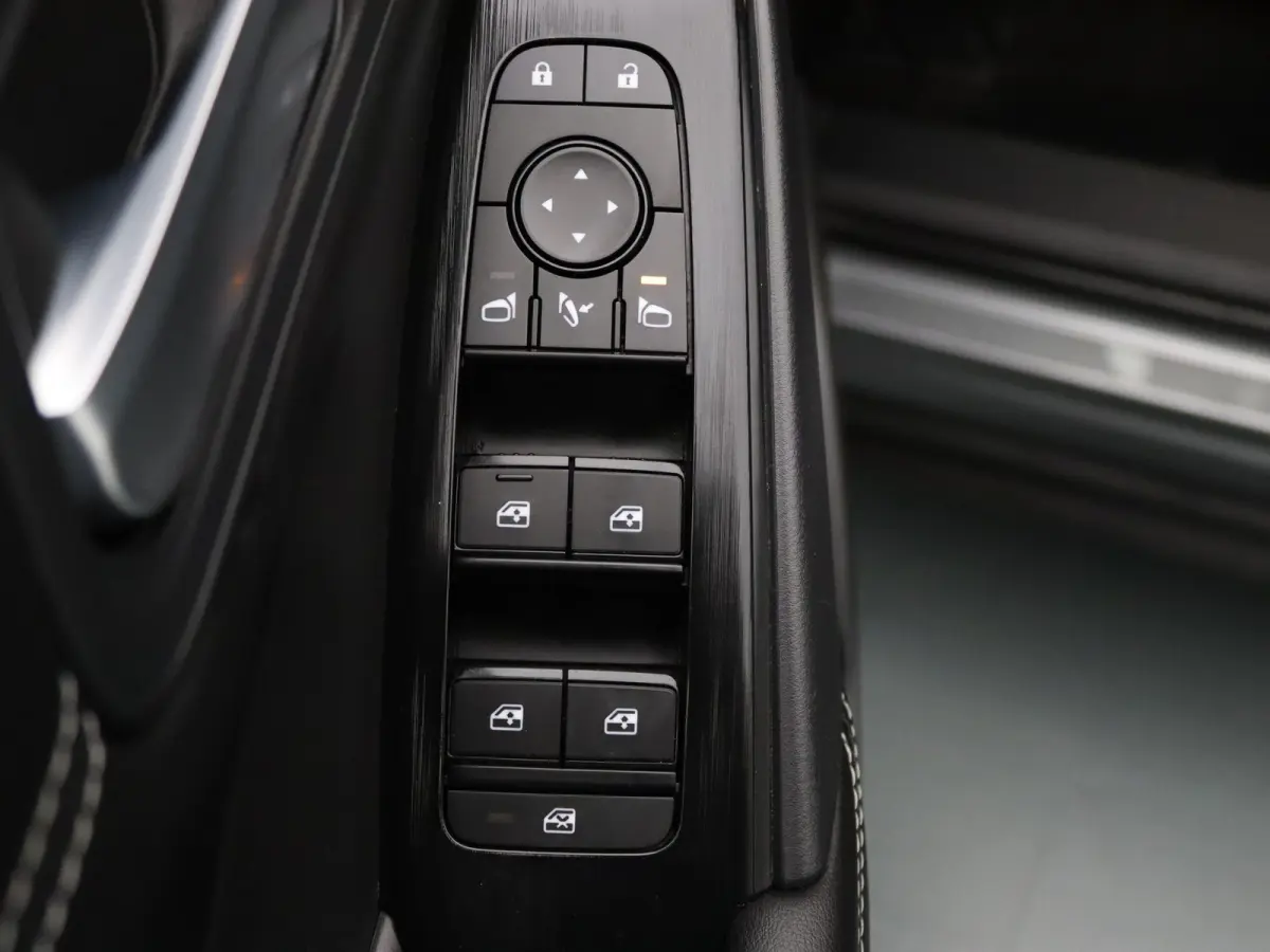 140pk MHEV Business Access Apple Carplay/Android Auto | Climate