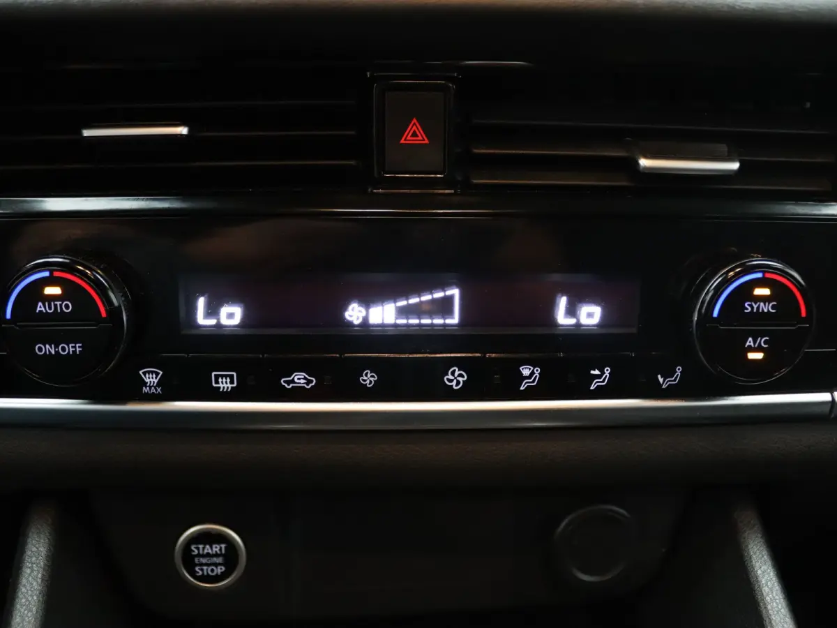 140pk MHEV Business Access Apple Carplay/Android Auto | Climate