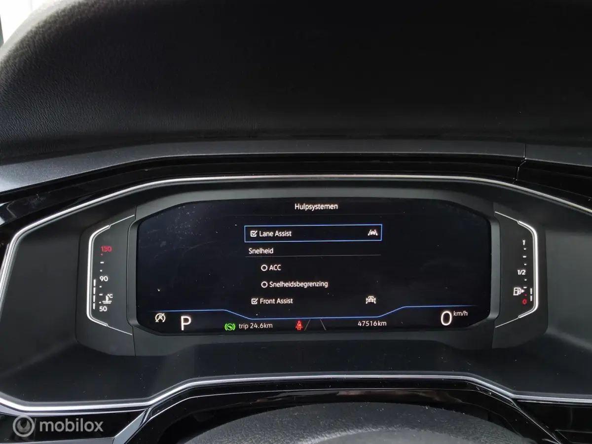 1.0 TSI R-line / Pano / Carplay / Camera