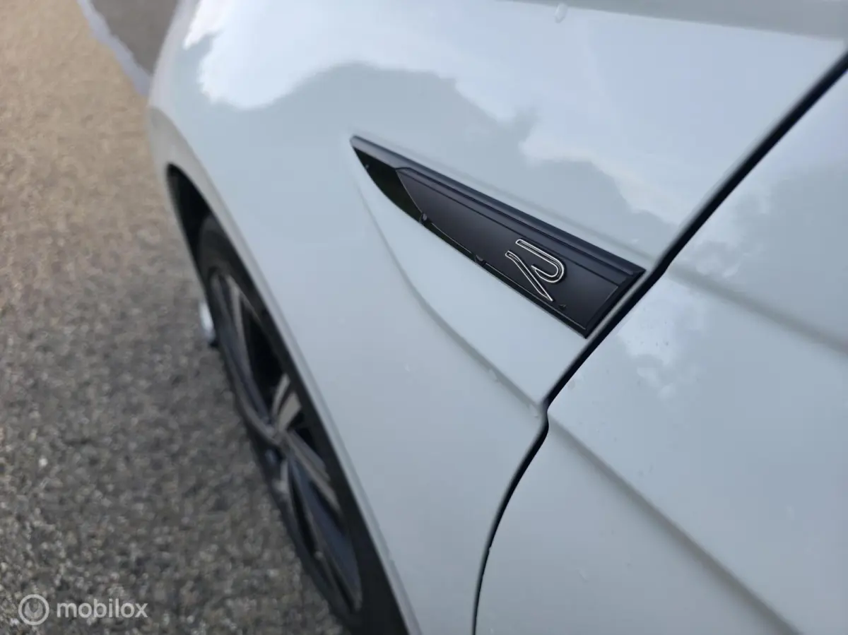 1.0 TSI R-line / Pano / Carplay / Camera