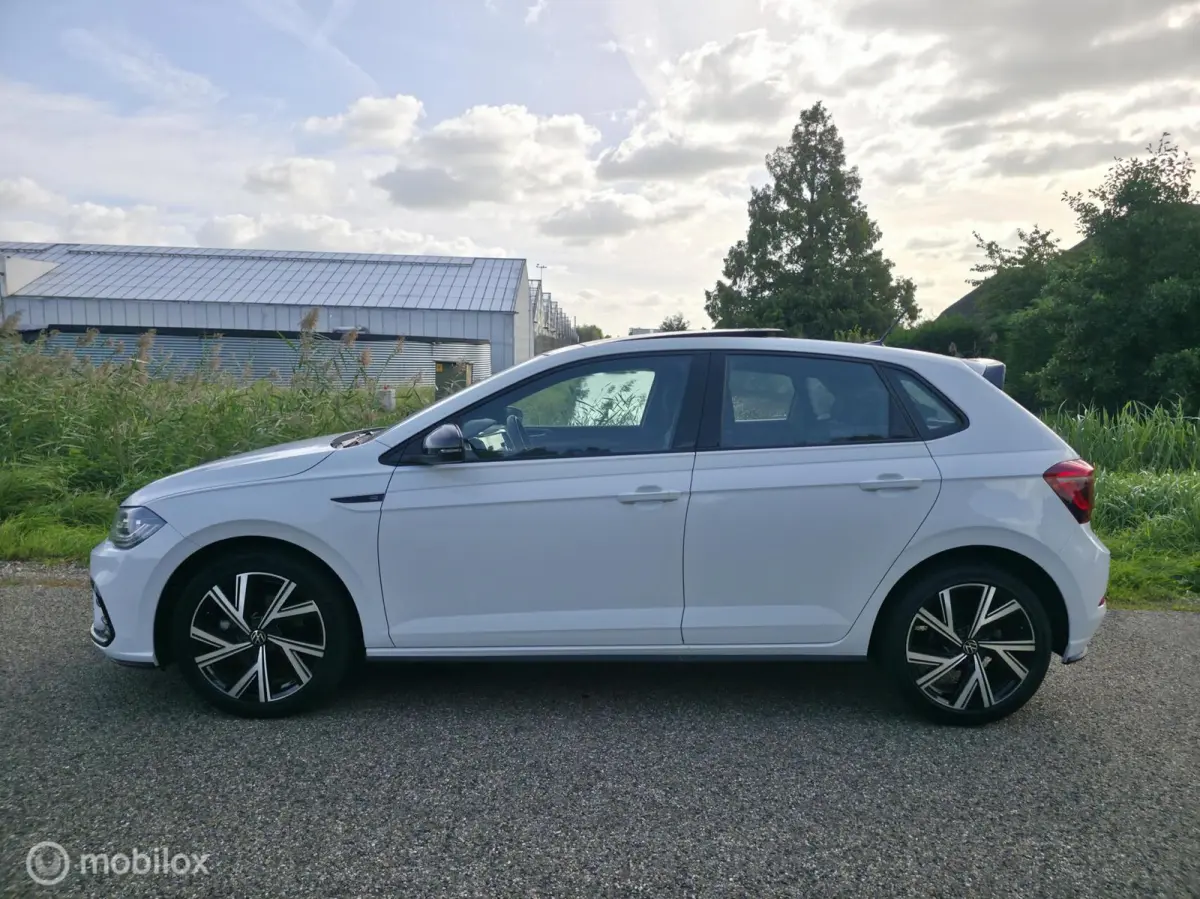 1.0 TSI R-line / Pano / Carplay / Camera