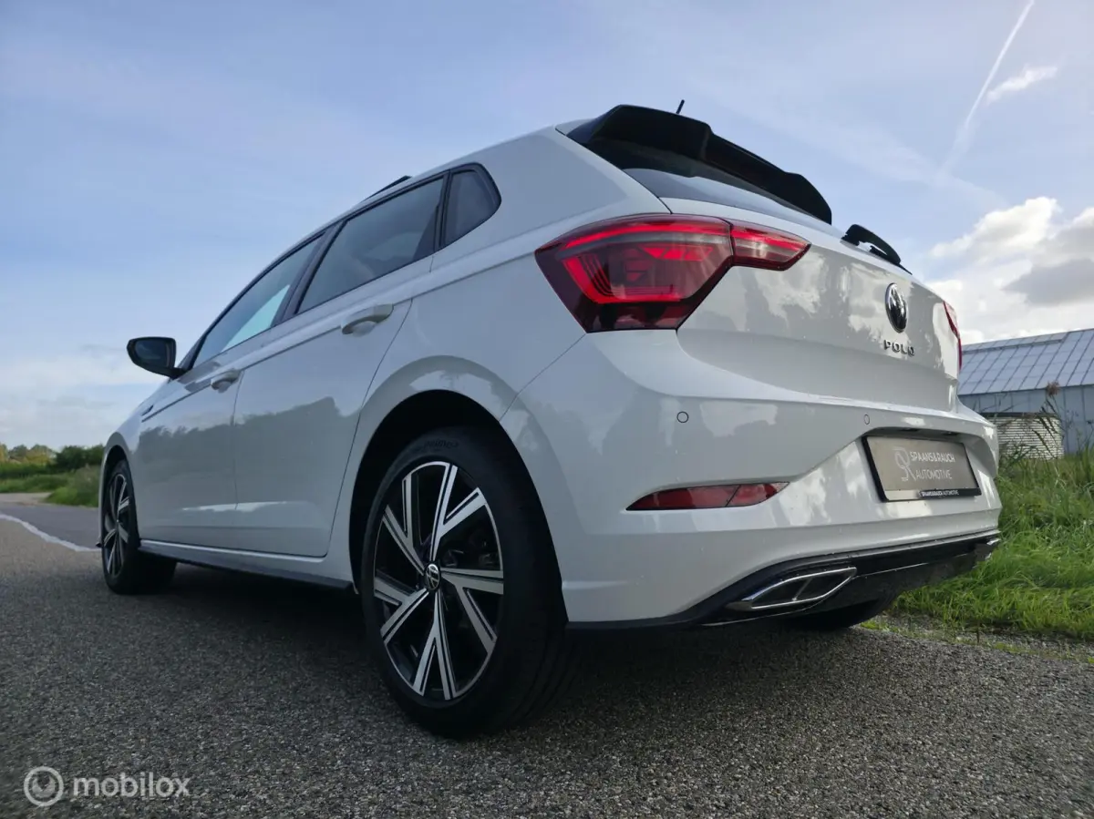 1.0 TSI R-line / Pano / Carplay / Camera
