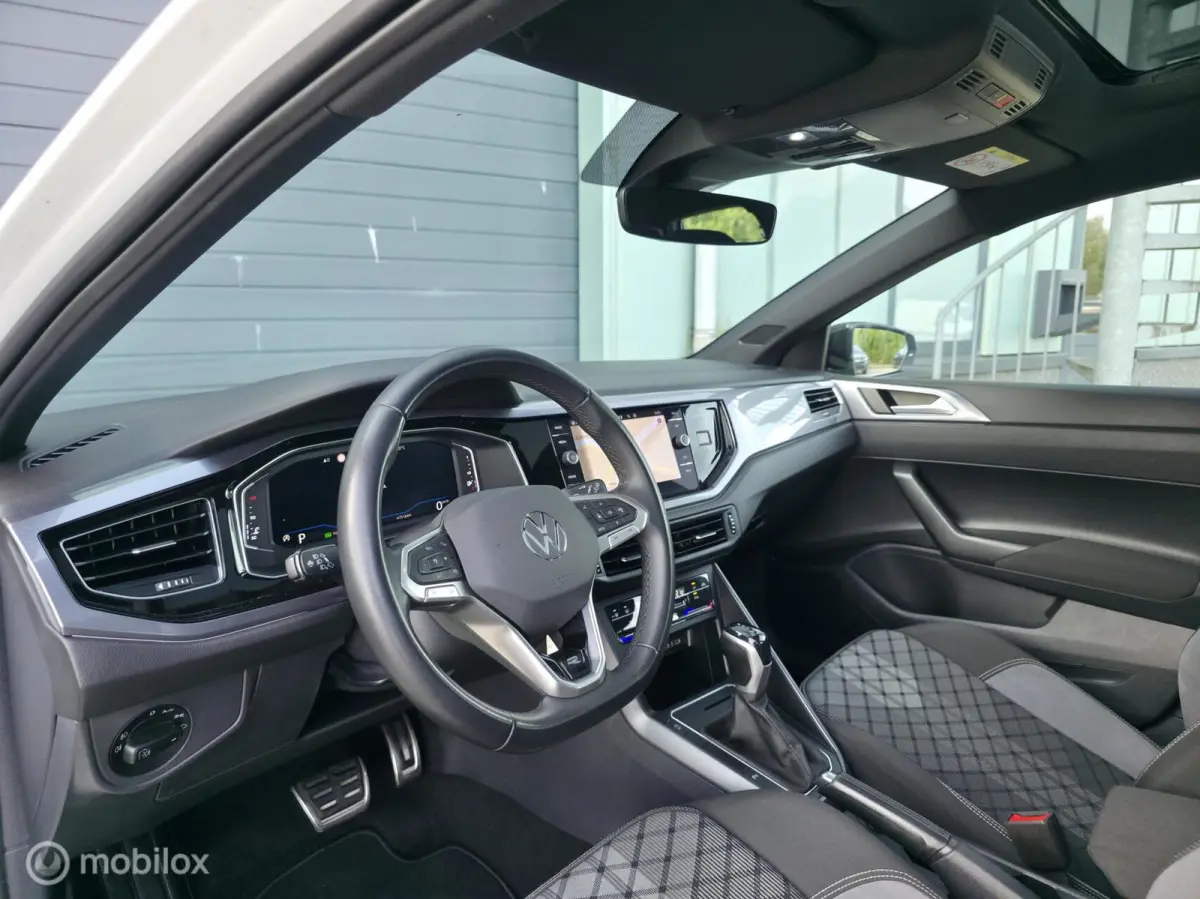 1.0 TSI R-line / Pano / Carplay / Camera
