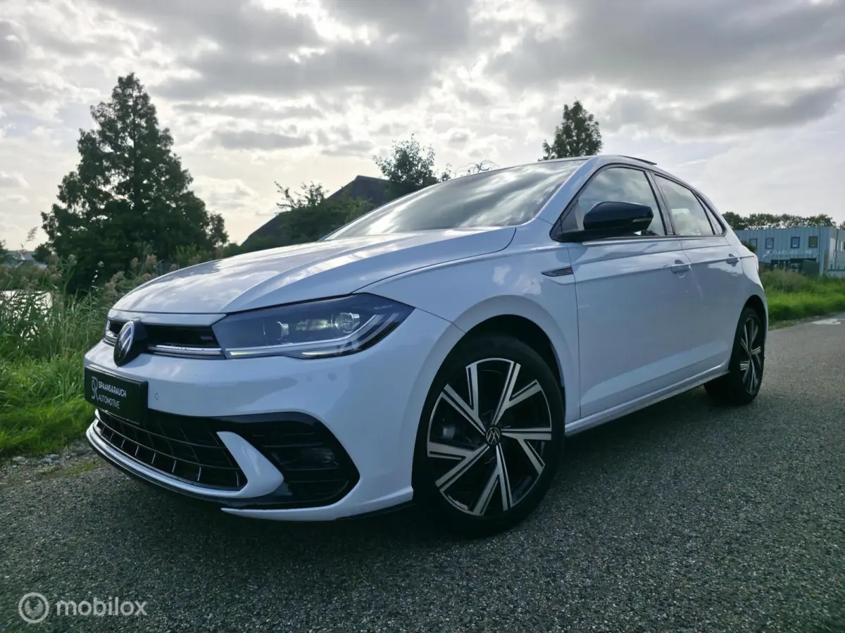 1.0 TSI R-line / Pano / Carplay / Camera