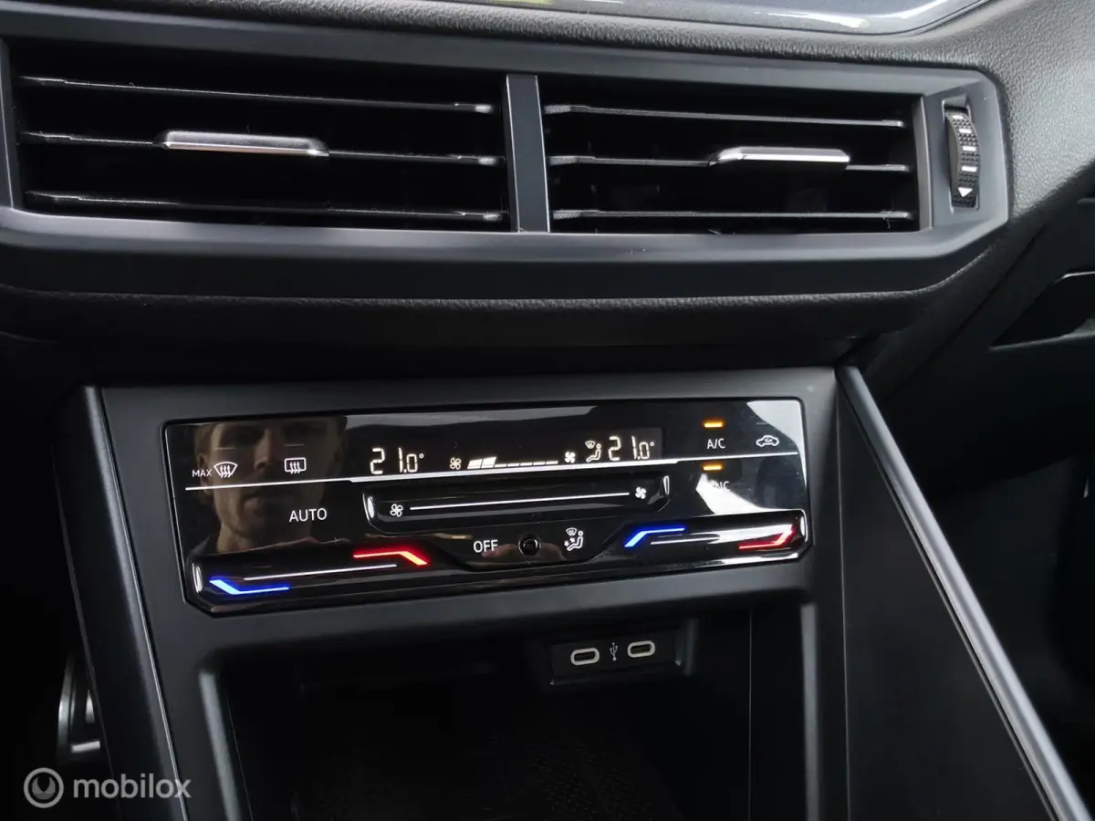 1.0 TSI R-line / Pano / Carplay / Camera