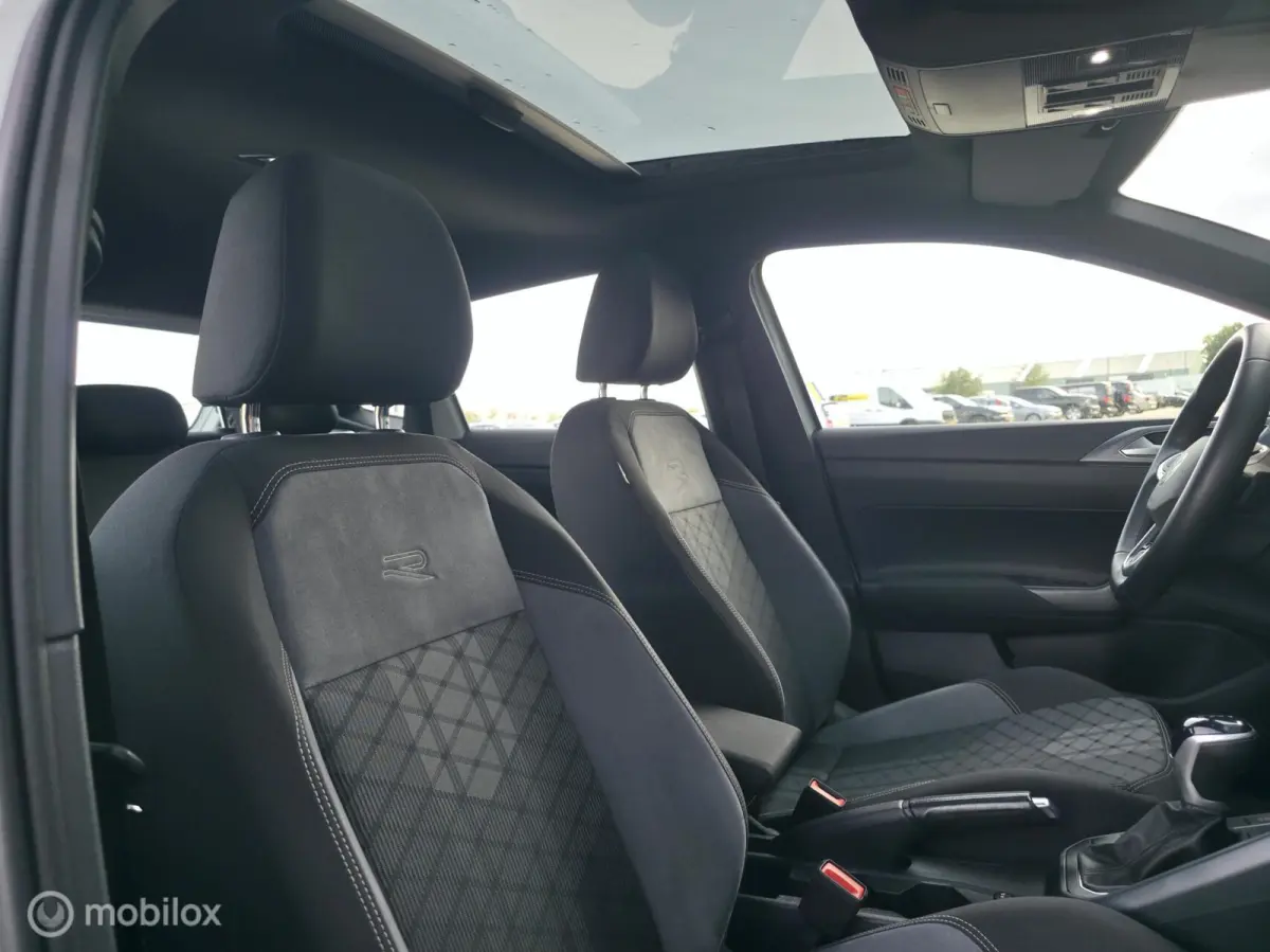 1.0 TSI R-line / Pano / Carplay / Camera