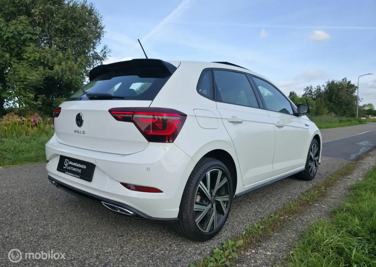 1.0 TSI R-line / Pano / Carplay / Camera
