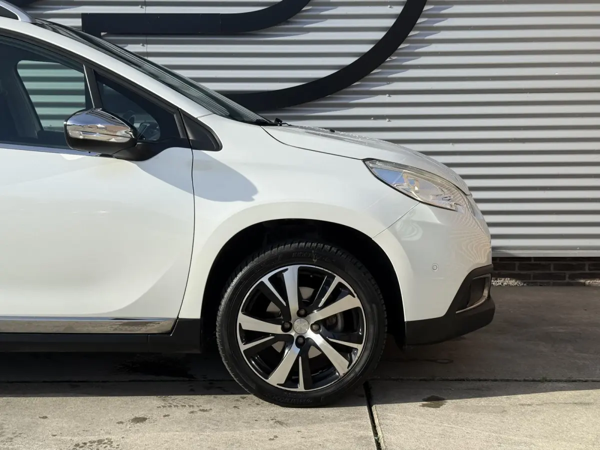 1.2 PureTech Féline 1e Eigenaar|Navi|Pano|Clima|Cruise|PDC V+A|Stoelverwarming|Nieuwe APK bij Aflevering