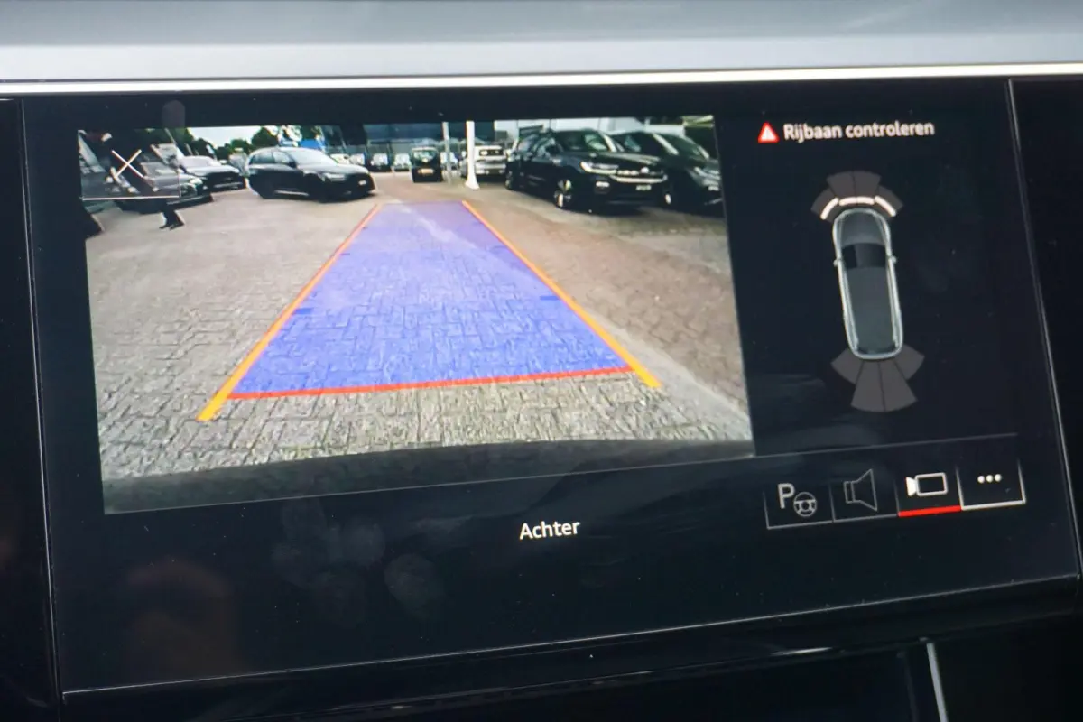 55 408pk Quattro Advanced Edition 95 kWh | Trekhaak | Camera | Smartphone Interface | Ambiente Lichtpakket Plus | Optie Zwart | Trekhaak