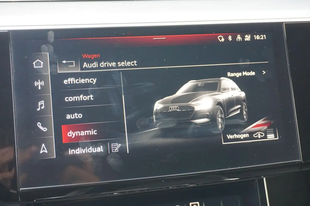 55 408pk Quattro Advanced Edition 95 kWh | Trekhaak | Camera | Smartphone Interface | Ambiente Lichtpakket Plus | Optie Zwart | Trekhaak