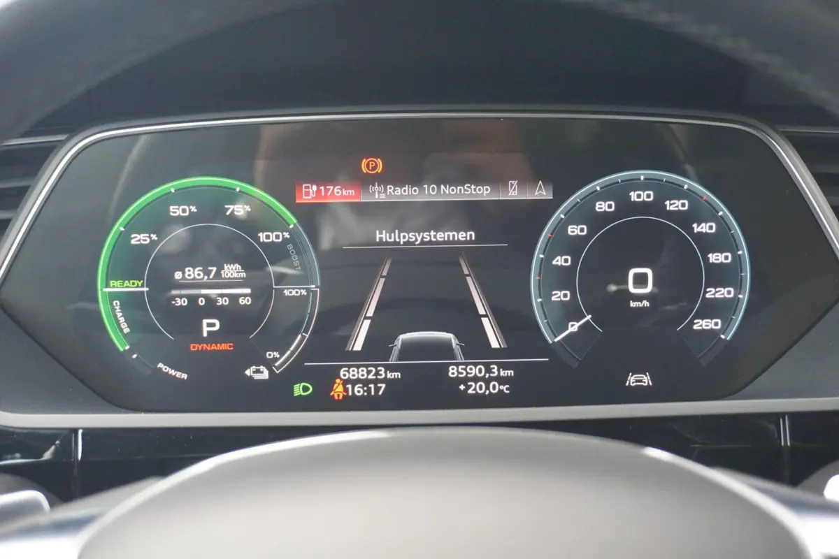 55 408pk Quattro Advanced Edition 95 kWh | Trekhaak | Camera | Smartphone Interface | Ambiente Lichtpakket Plus | Optie Zwart | Trekhaak