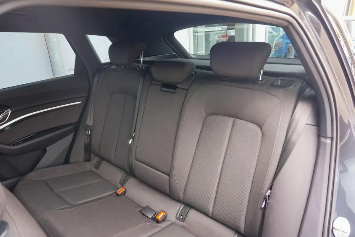 55 408pk Quattro Advanced Edition 95 kWh | Trekhaak | Camera | Smartphone Interface | Ambiente Lichtpakket Plus | Optie Zwart | Trekhaak