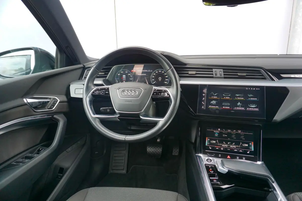 55 408pk Quattro Advanced Edition 95 kWh | Trekhaak | Camera | Smartphone Interface | Ambiente Lichtpakket Plus | Optie Zwart | Trekhaak