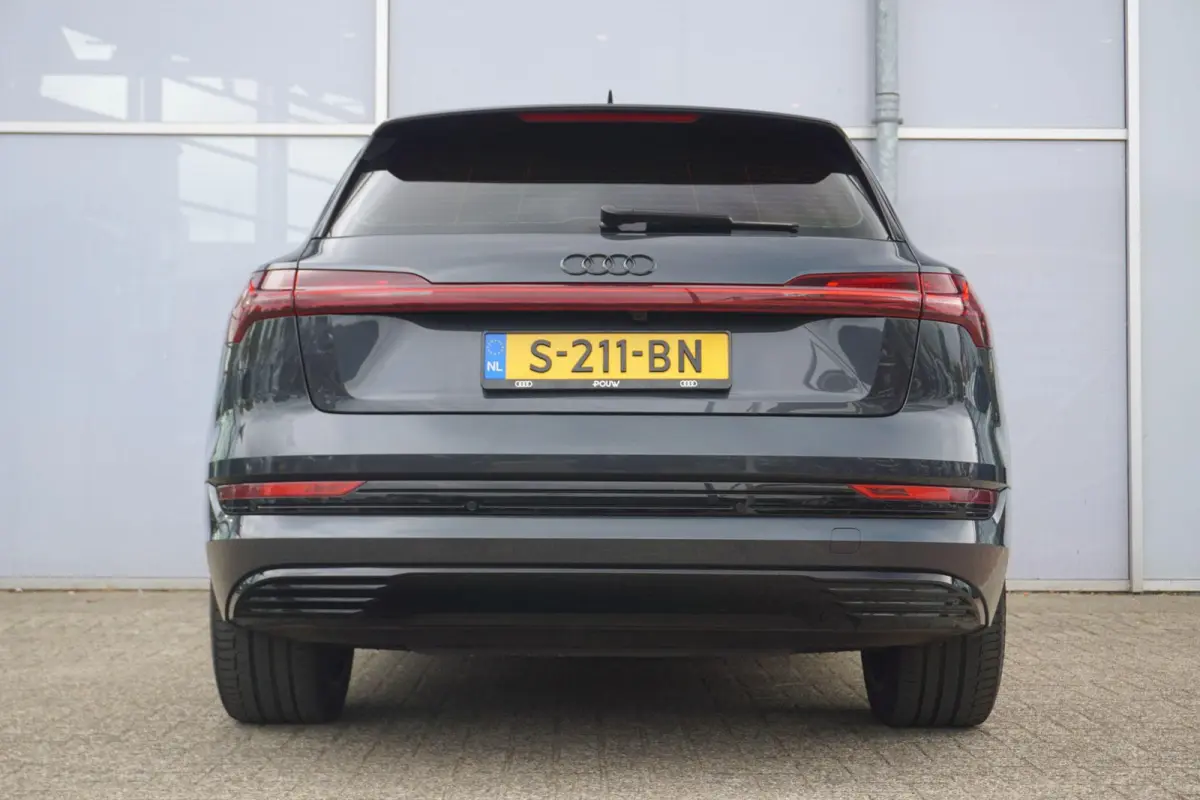 55 408pk Quattro Advanced Edition 95 kWh | Trekhaak | Camera | Smartphone Interface | Ambiente Lichtpakket Plus | Optie Zwart | Trekhaak