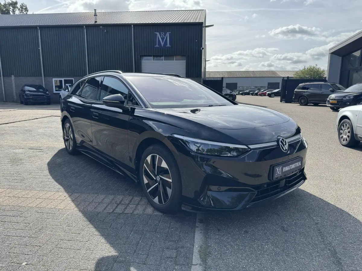 77 kWh Pro Business VAN:47.900,- VOOR: 44.440,- UW HERFSTVOORDEEL:3.460,- SOH 96%| 360 CAMERA | ELEKTRISCHE ACHTERKLEP| DODE HOEK SENSOR | ELEKTRISCHE TREKHAAK | STOEL + STUURVERWARMING + MA