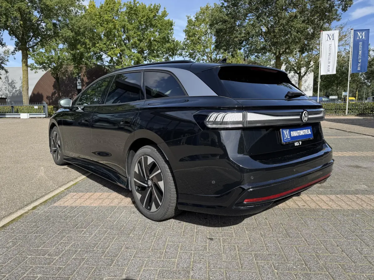 77 kWh Pro Business VAN:47.900,- VOOR: 44.440,- UW HERFSTVOORDEEL:3.460,- SOH 96%| 360 CAMERA | ELEKTRISCHE ACHTERKLEP| DODE HOEK SENSOR | ELEKTRISCHE TREKHAAK | STOEL + STUURVERWARMING + MA