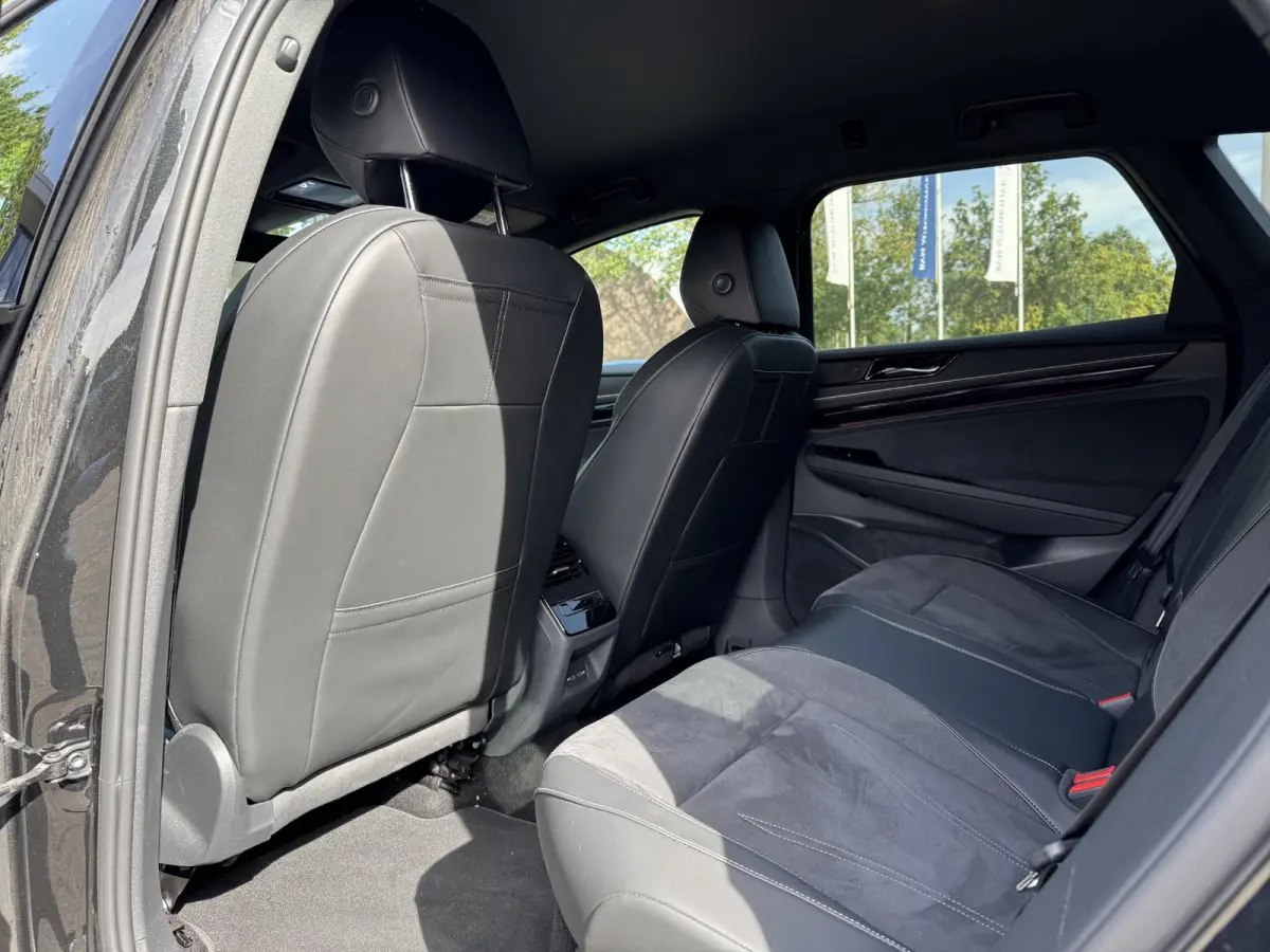 77 kWh Pro Business VAN:47.900,- VOOR: 44.440,- UW HERFSTVOORDEEL:3.460,- SOH 96%| 360 CAMERA | ELEKTRISCHE ACHTERKLEP| DODE HOEK SENSOR | ELEKTRISCHE TREKHAAK | STOEL + STUURVERWARMING + MA
