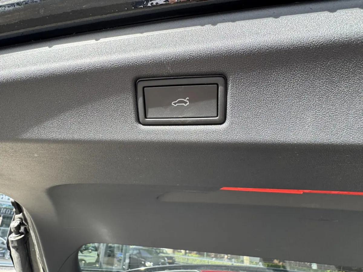 77 kWh Pro Business VAN:47.900,- VOOR: 44.440,- UW HERFSTVOORDEEL:3.460,- SOH 96%| 360 CAMERA | ELEKTRISCHE ACHTERKLEP| DODE HOEK SENSOR | ELEKTRISCHE TREKHAAK | STOEL + STUURVERWARMING + MA
