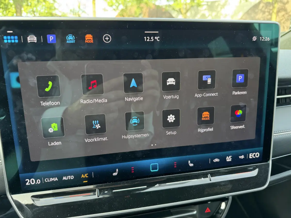 77 kWh Pro Business VAN:47.900,- VOOR: 44.440,- UW HERFSTVOORDEEL:3.460,- SOH 96%| 360 CAMERA | ELEKTRISCHE ACHTERKLEP| DODE HOEK SENSOR | ELEKTRISCHE TREKHAAK | STOEL + STUURVERWARMING + MA