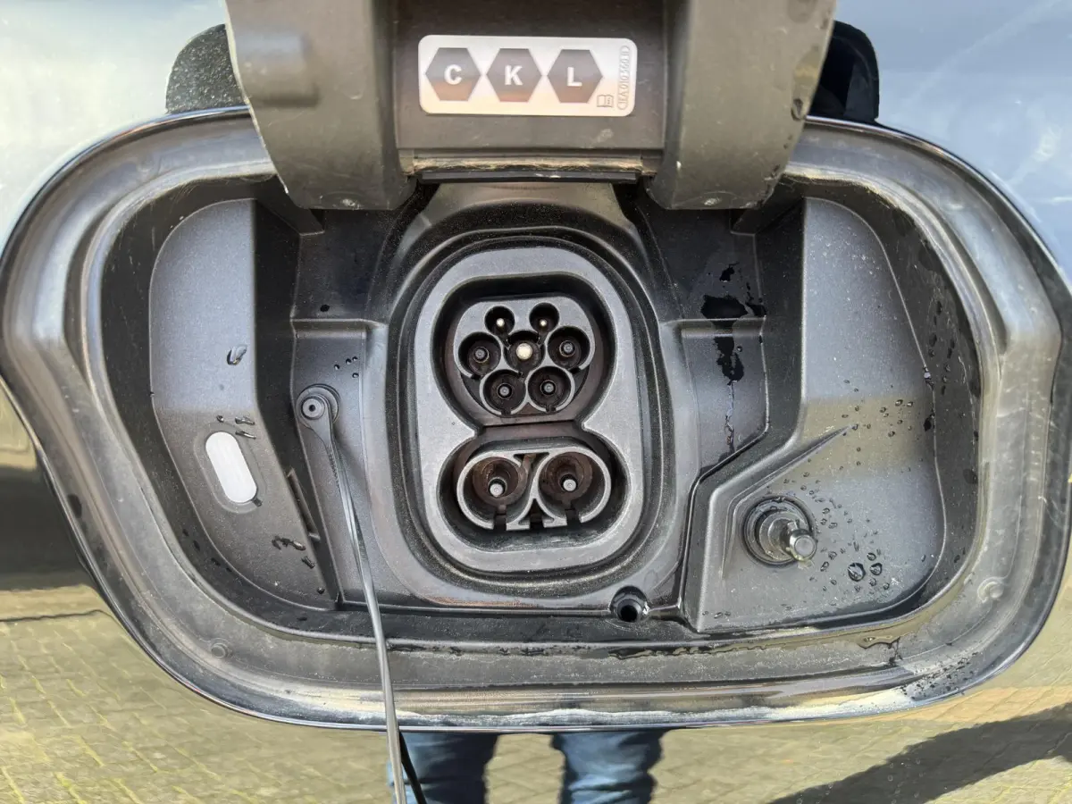 77 kWh Pro Business VAN:47.900,- VOOR: 44.440,- UW HERFSTVOORDEEL:3.460,- SOH 96%| 360 CAMERA | ELEKTRISCHE ACHTERKLEP| DODE HOEK SENSOR | ELEKTRISCHE TREKHAAK | STOEL + STUURVERWARMING + MA